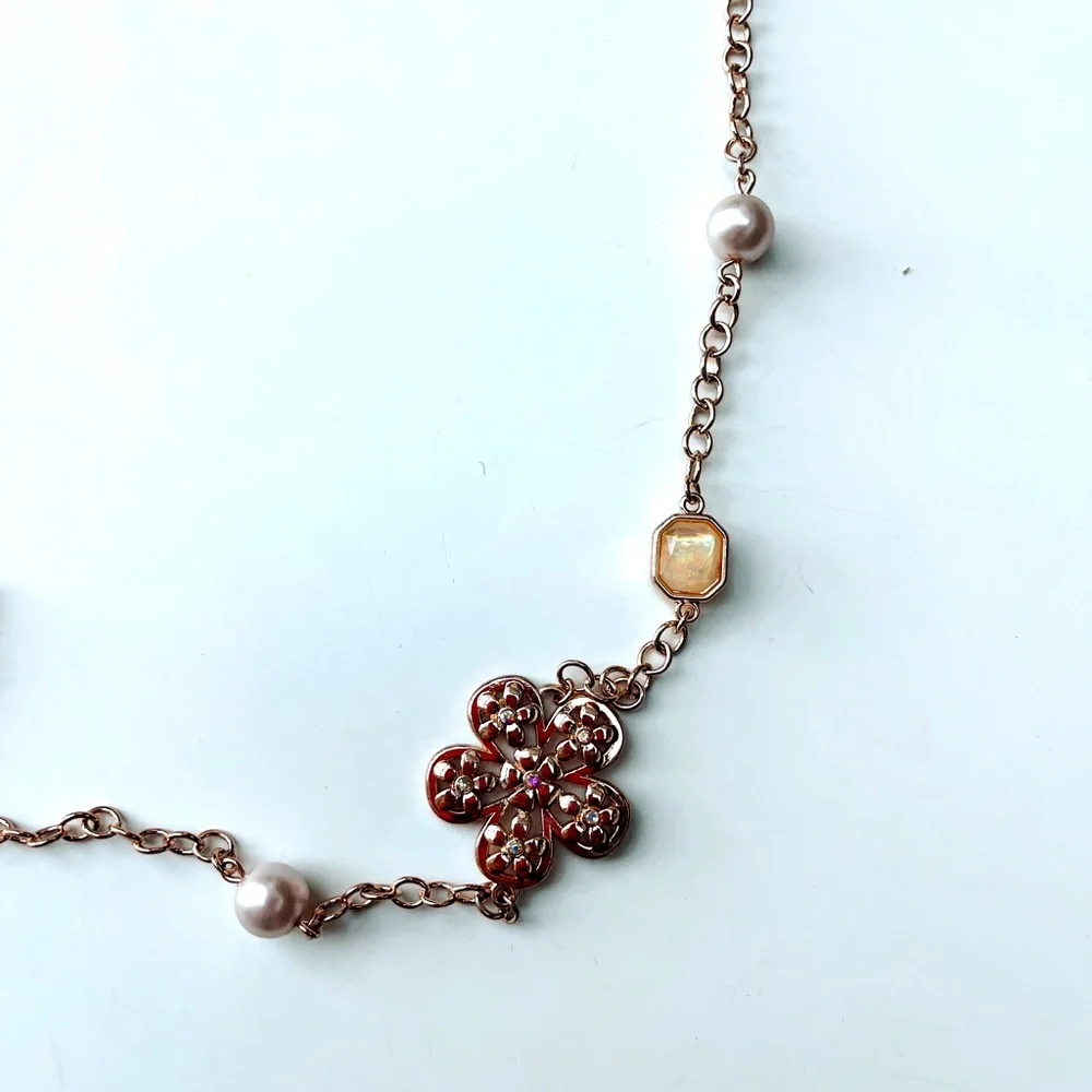 Famous brand Inspired flower and beads, pearls rose gold long necklace - Picture 5 of 5